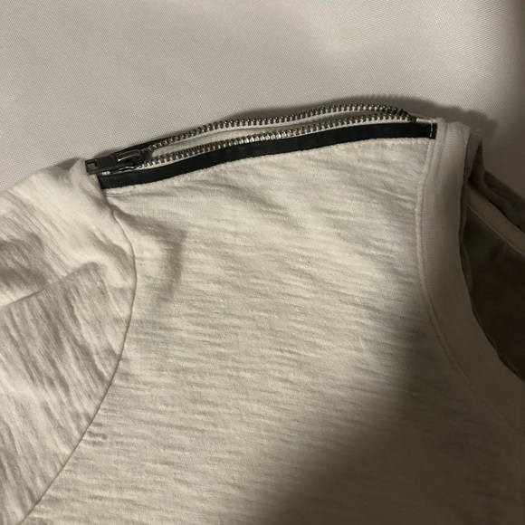 Guess Off-White Short Sleeve Tee - Picture 3 of 3